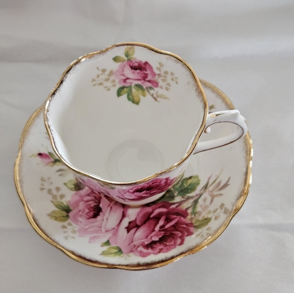 "American Beauty" cup and saucer by Royal Albert. - Picture 3 of 13